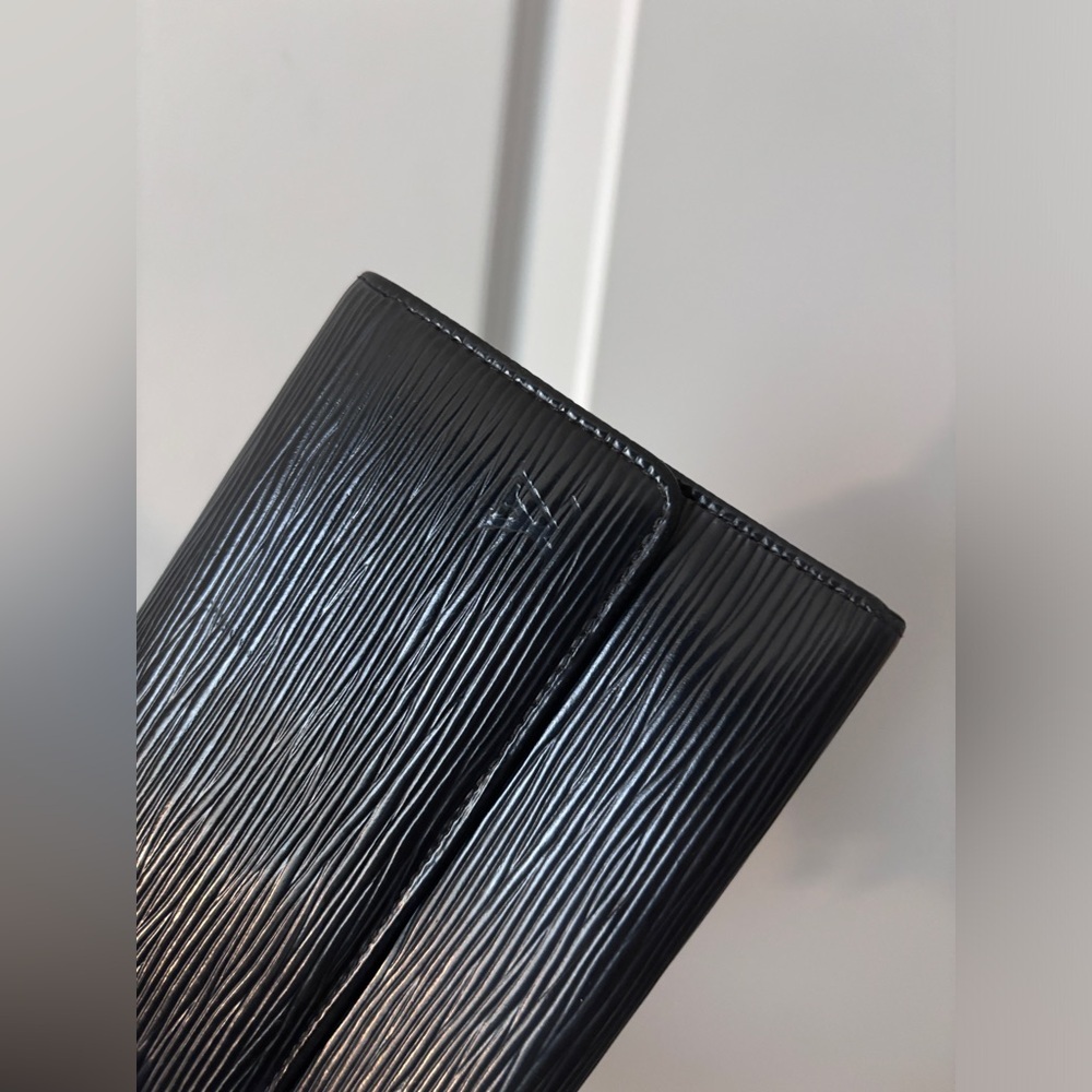 Louis  Vuitton | Epi Porte Tresor International Leather Trifold Long Wallet - Picture 5 of 11